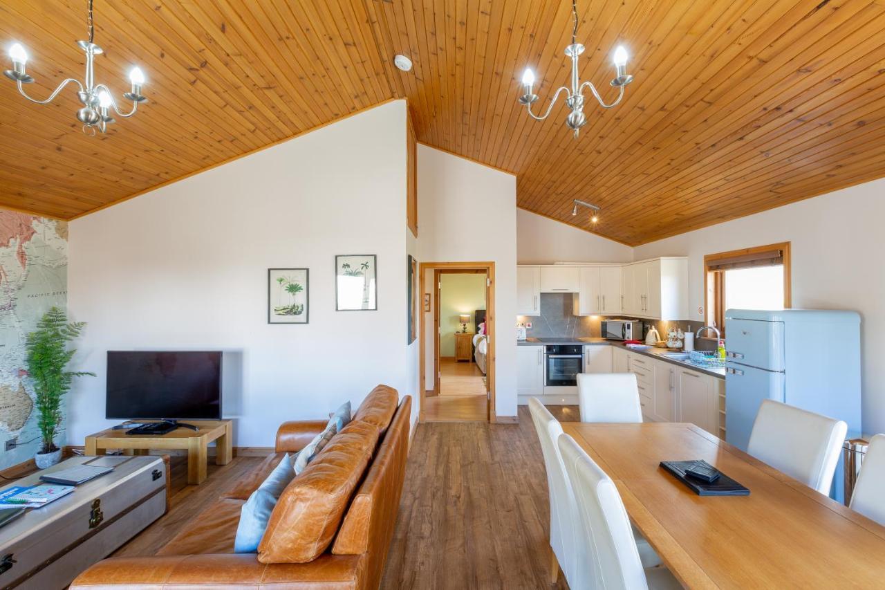 Douglas Fir Lodge With Hot Tub Купар Екстер'єр фото