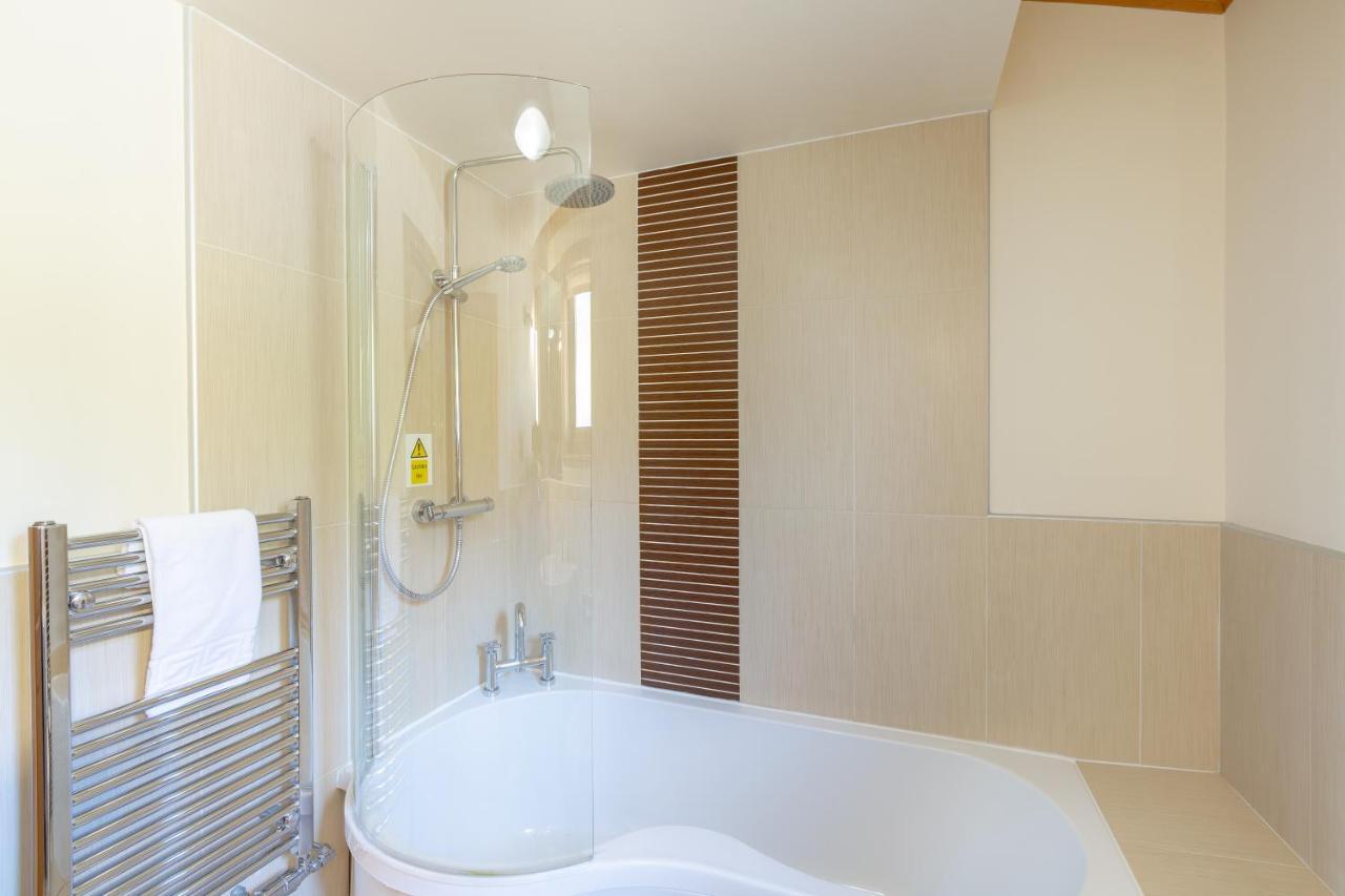 Douglas Fir Lodge With Hot Tub Купар Екстер'єр фото