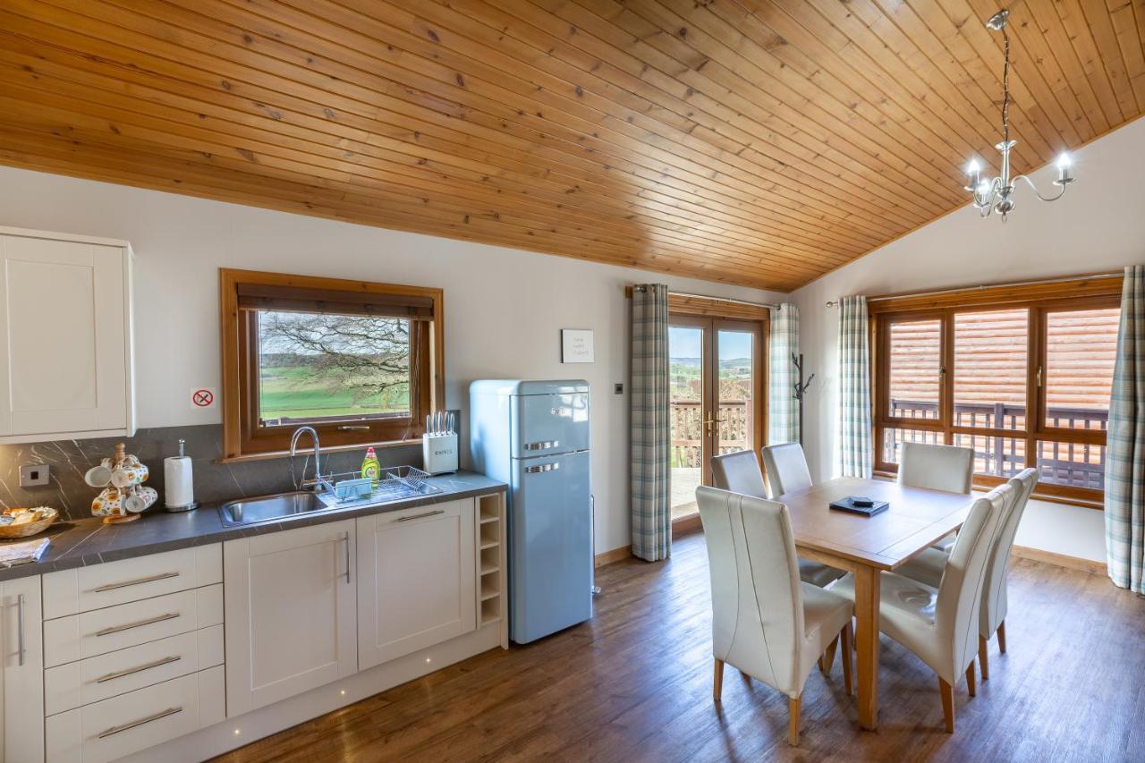 Douglas Fir Lodge With Hot Tub Купар Екстер'єр фото