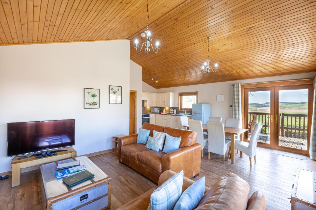Douglas Fir Lodge With Hot Tub Купар Екстер'єр фото